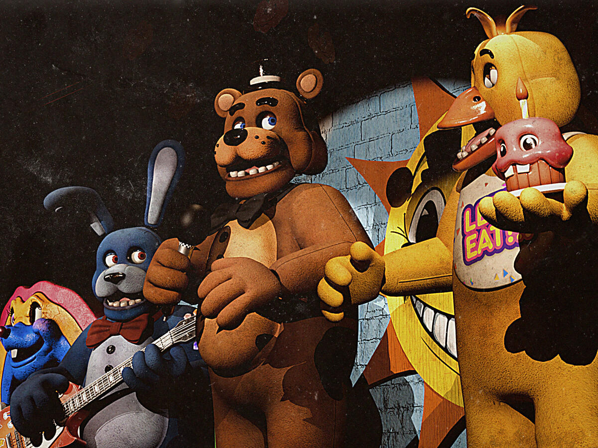 Photograph of the Freddy's animatronics on stage